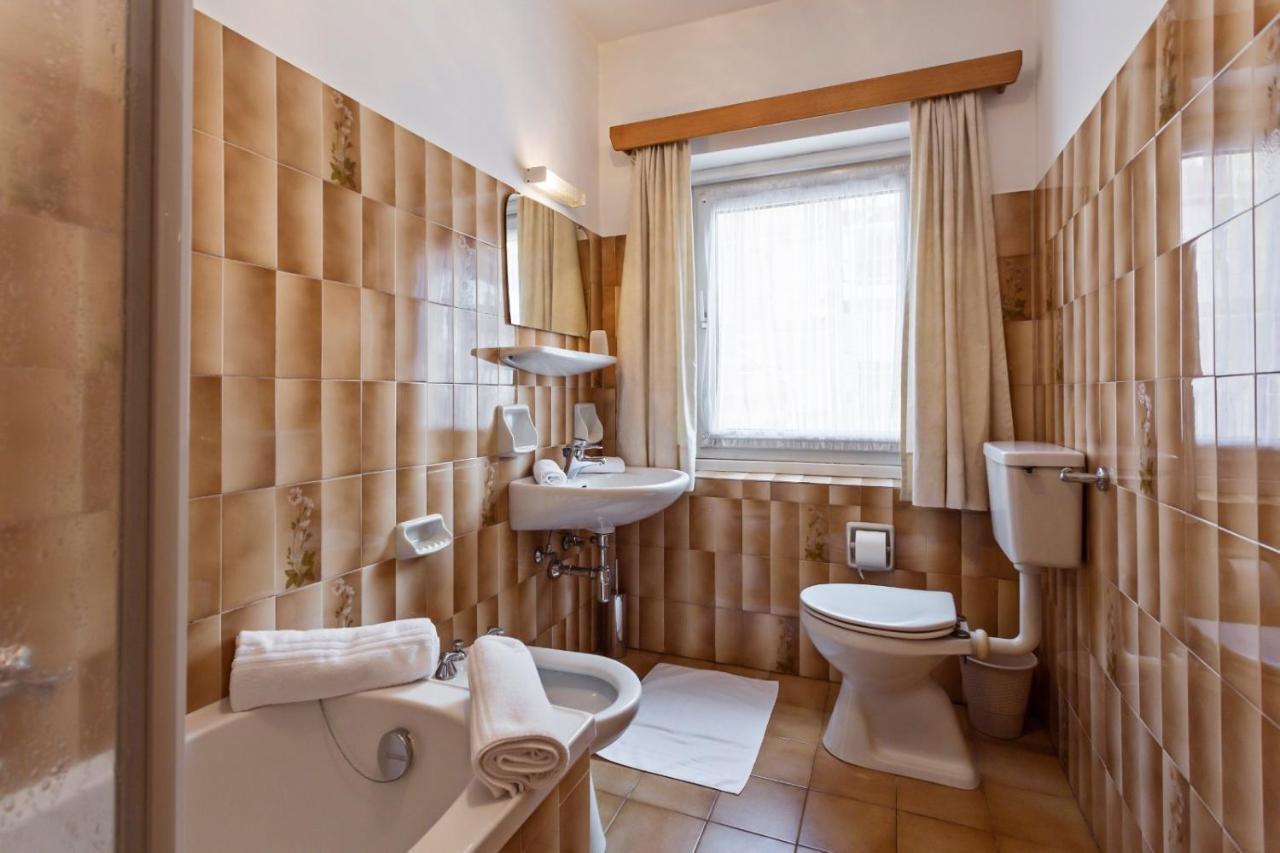 Villa Alpina Apartments Santa Cristina Val Gardena Kültér fotó